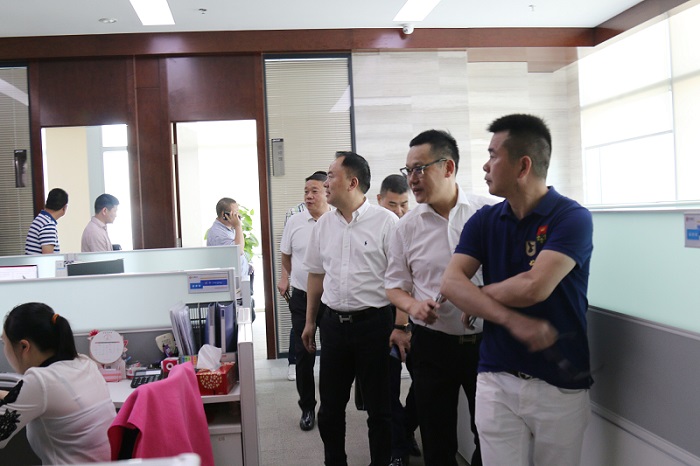  加强新法落实，促进浙商发展 ——君邦集团与阿好坊商业公司联合承办重庆市浙商联合会第一届五次暨重庆市总商会浙江商会第四届十次会长会